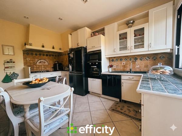 Maison
         8 pièces
        - 171 m² 1 270 000 € *