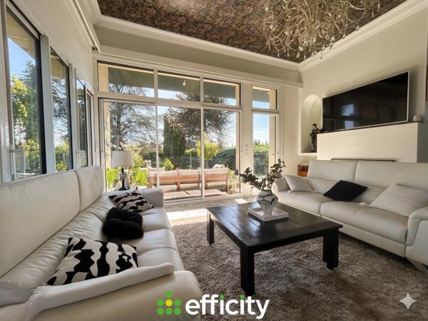 Maison
         8 pièces
        - 171 m² 1 270 000 € *