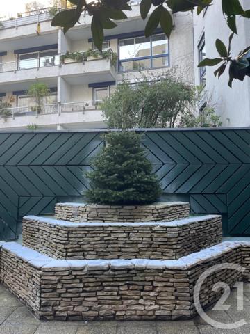 Appartement F2 à vendre  2 pièces - 54,51 m2 PARIS - 75018