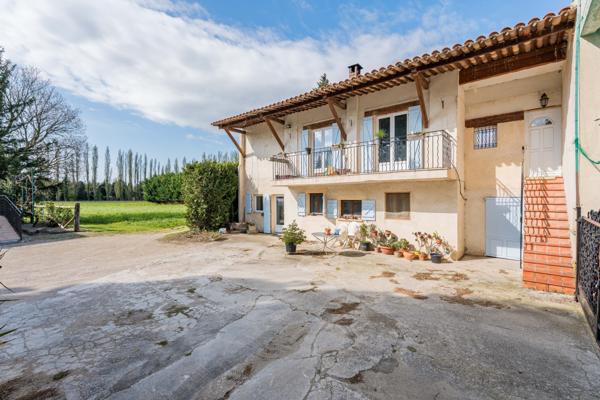 Sénas (13560) MAS 400 M2 - DEPENDANCES 200 M2 - PISCINE - ETANG - TERRAIN 6,4 HA