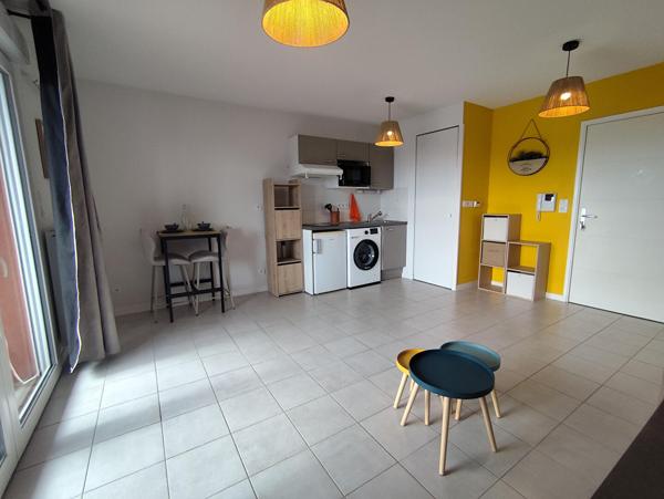 Appartement avec balcon, Niort 79000