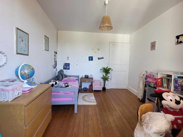 Maison Surgeres 6 pièce(s) 160 m2