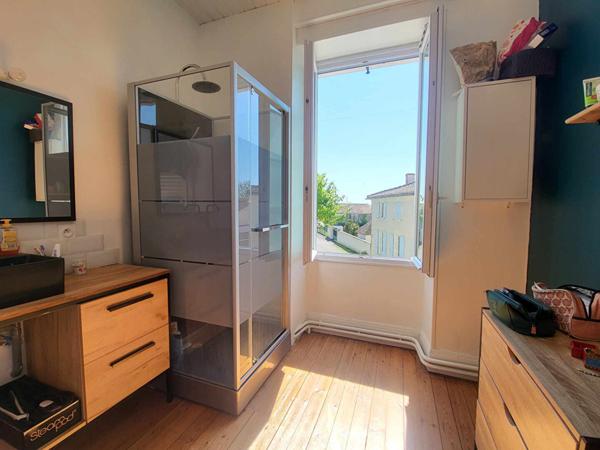 Maison Surgeres 6 pièce(s) 160 m2