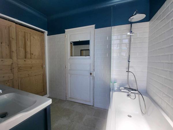 Maison Surgeres 6 pièce(s) 160 m2