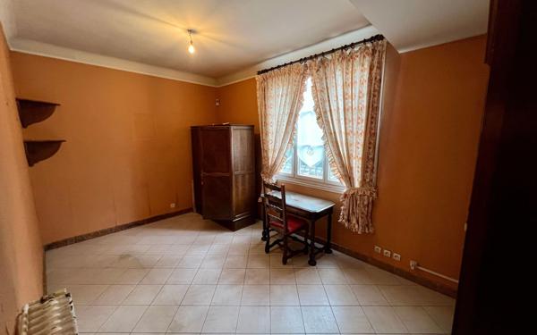 Appartement à vendre    4 pièces • 96 m2 Le Bourget