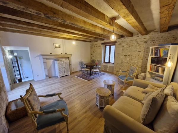 MAISON T3 + MAISON T2 à rénover et GRANGE