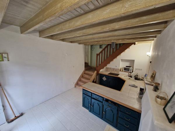 MAISON T3 + MAISON T2 à rénover et GRANGE