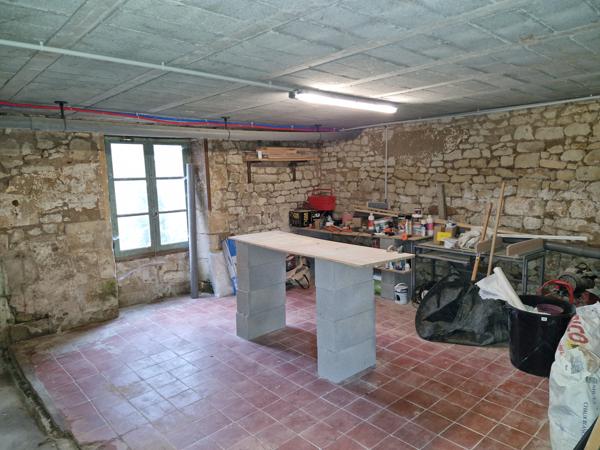 MAISON T3 + MAISON T2 à rénover et GRANGE