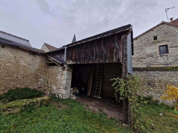 MAISON T3 + MAISON T2 à rénover et GRANGE