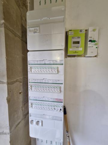 MAISON T3 + MAISON T2 à rénover et GRANGE