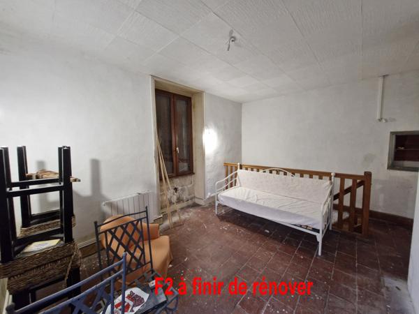 MAISON T3 + MAISON T2 à rénover et GRANGE