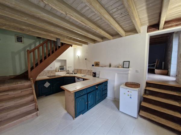 MAISON T3 + MAISON T2 à rénover et GRANGE