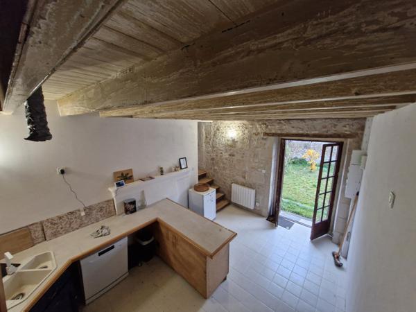 MAISON T3 + MAISON T2 à rénover et GRANGE