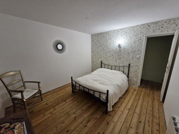 MAISON T3 + MAISON T2 à rénover et GRANGE