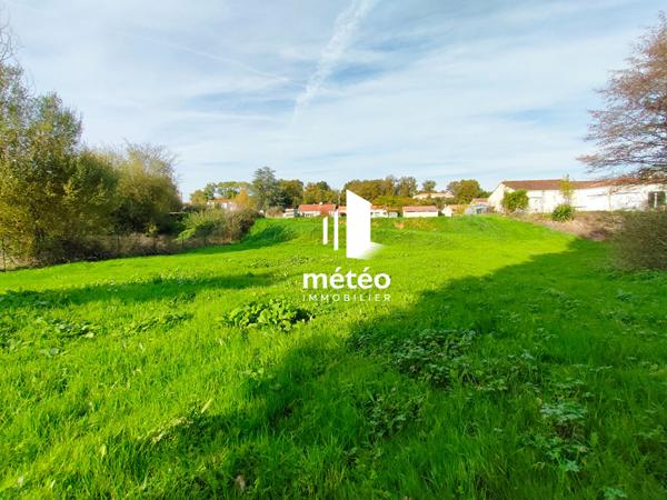 Terrain viabilisé de 1789 m2 – Mareuil Sur Lay