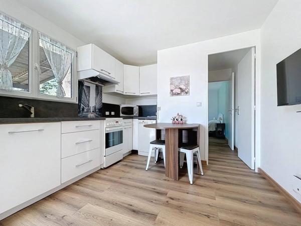 Magnifique villa avec F2 indépendant piscine garage