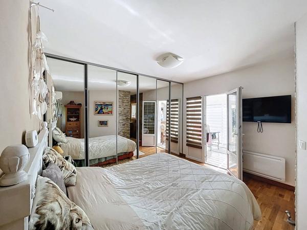 Magnifique villa avec F2 indépendant piscine garage