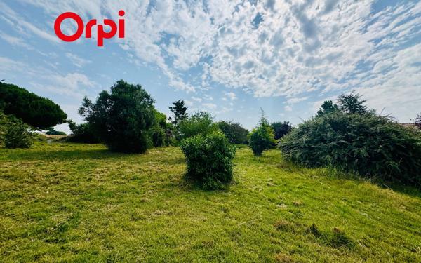 Terrain à vendre    Port-des-Barques