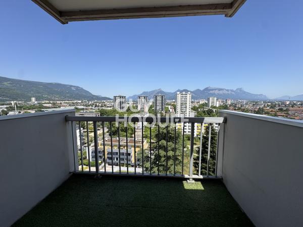 Appartement 5 pièces – 99,70 m² – Dernier étage avec vue imprenable – Échirolles Village