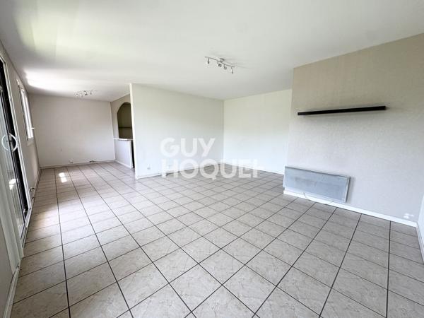 Appartement 5 pièces – 99,70 m² – Dernier étage avec vue imprenable – Échirolles Village