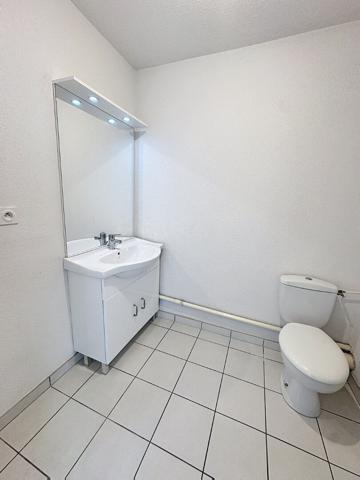DERNIER ETAGE APPARTEMENT T3 LUMINEUX
