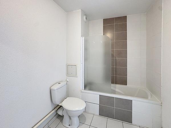 DERNIER ETAGE APPARTEMENT T3 LUMINEUX
