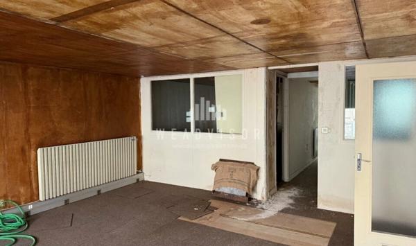 Local professionnel 145 m²  double accès  6 mois de franchise de loyer