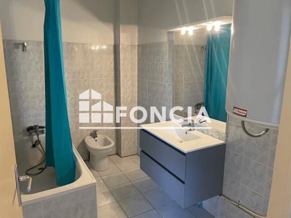 Location Appartement 2 pièces 64.23 m² - 21 RUE NOTRE DAME Lombez 32220