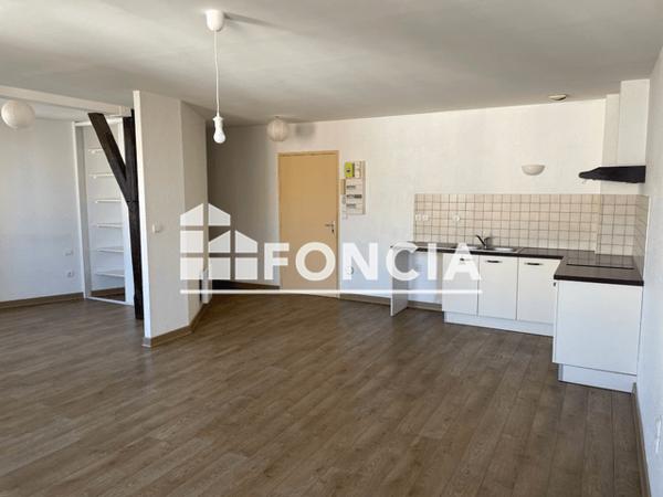 Location Appartement 2 pièces 64.23 m² - 21 RUE NOTRE DAME Lombez 32220