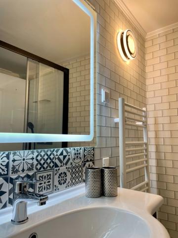 Puy de Dôme (63) -Maison d’Hôtes de Charme & Spa – Opportunité Rare en Auvergne