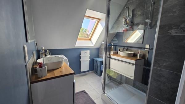 Appartement
         3 pièces
        - 55 m² 169 000 € *