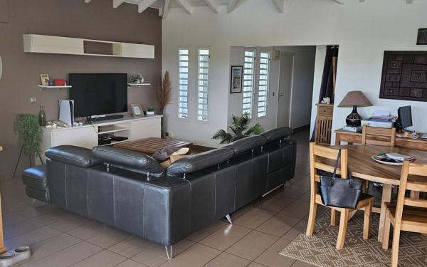 Maison à vendre    5 pièces • 142,81 m2 Petit-Bourg