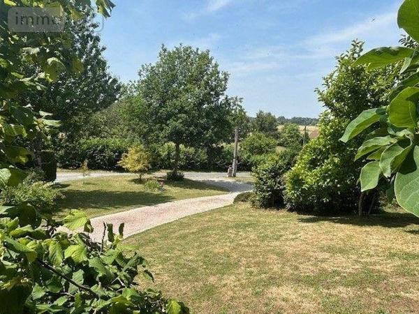 Maison à vendre à Baugé-en-Anjou dans le Maine-et-Loire (49150), ref : LB/2535   
campagne