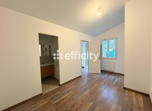 Maison
         8 pièces
        - 230 m² 529 000 € *
