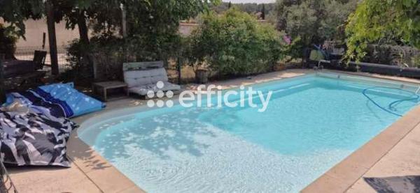 Maison
         8 pièces
        - 230 m² 529 000 € *