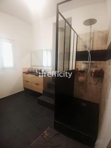 Maison
         8 pièces
        - 230 m² 529 000 € *