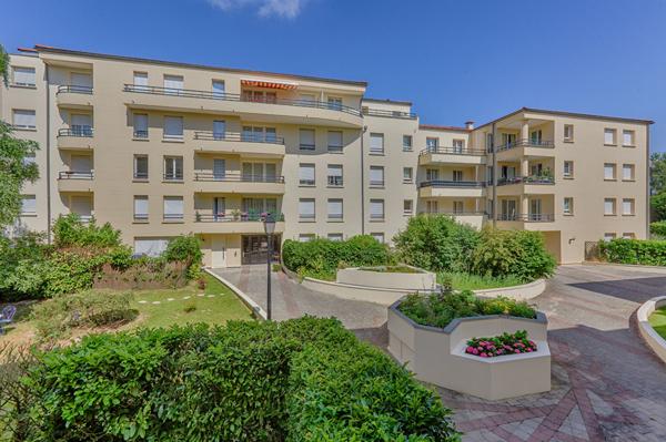 NOUVEAU Appartement Fontenay Le Fleury 2 pièces en parfait état