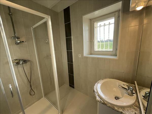 Maison à louer |  ROULLET ST ESTEPHE |  3 pièces | 86 m²