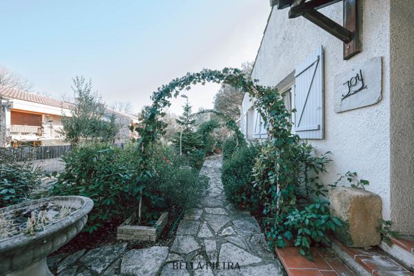 Saint-Gély-du-Fesc (34980) Saint-Gély-du-Fesc centre - Maison de charme avec piscine et jardin arboré