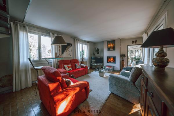 Saint-Gély-du-Fesc (34980) Saint-Gély-du-Fesc centre - Maison de charme avec piscine et jardin arboré