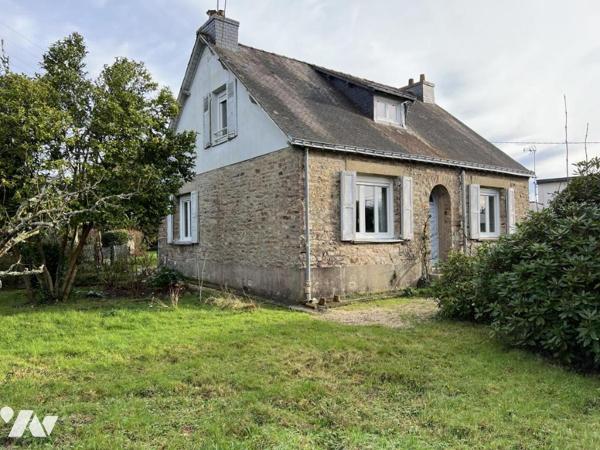 A 5 mn de VANNES,  TERRAIN CONSTRUCTIBLE d'environ 1600m2 avec Maison de caractère à rénover 