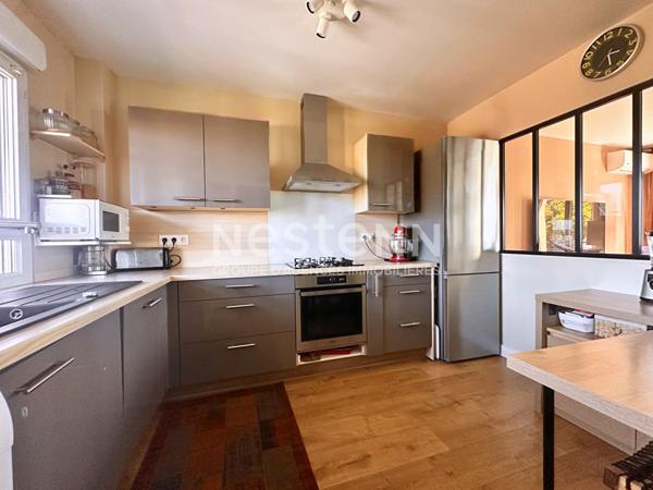 Appartement en duplex 4 pièces 3 chambres avec place de parking - 69500 BRON
