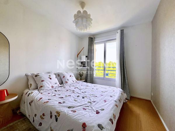 Appartement en duplex 4 pièces 3 chambres avec place de parking - 69500 BRON