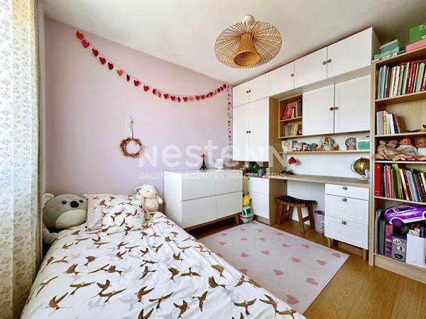 Appartement en duplex 4 pièces 3 chambres avec place de parking - 69500 BRON