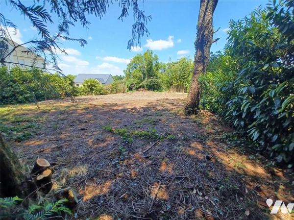 VENTE TERRAIN À BÂTIR - MONTS