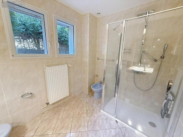 Maison à vendre à Gex dans l'Ain (01170), ref : 01047-650