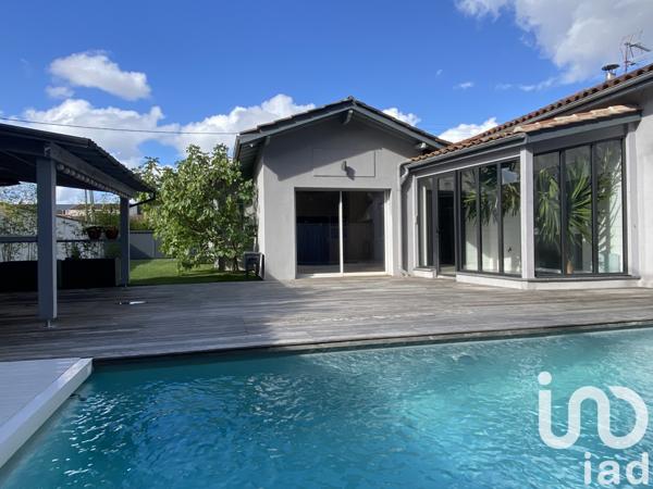 Maison à vendre 7 pièces 210 m² Pessac