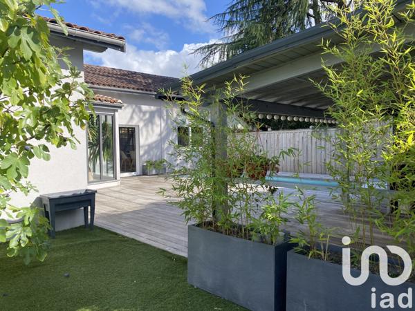 Maison à vendre 7 pièces 210 m² Pessac