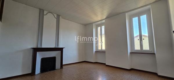 Ensemble immobilier à fort potentiel + dépendances + local commercial