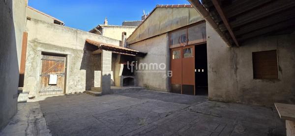 Ensemble immobilier à fort potentiel + dépendances + local commercial